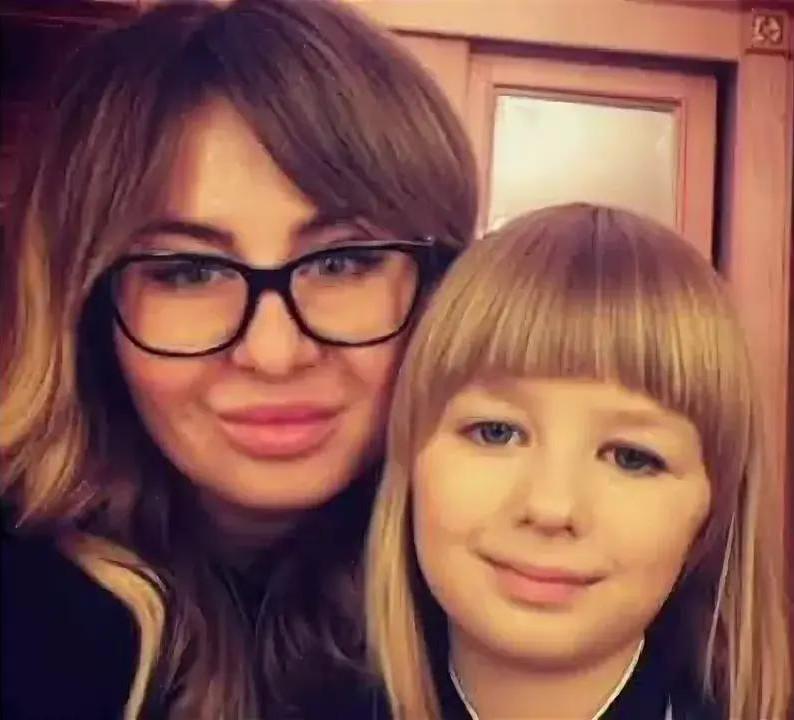Ярослава Дегтярева вместе с матерью, которая всегда была рядом в трудные моменты.