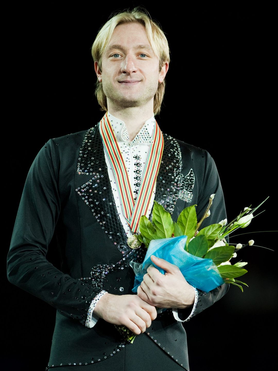 Поношенные вещи и 24 года без «папы»: почему старший сын Евгения Плющенко называет его по имени