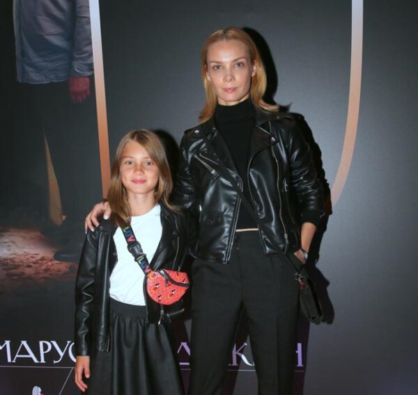 «Не могла и подумать»: как развод после двух лет брака подарил 12-летней дочери Ольги Арнтгольц сразу четырех братьев