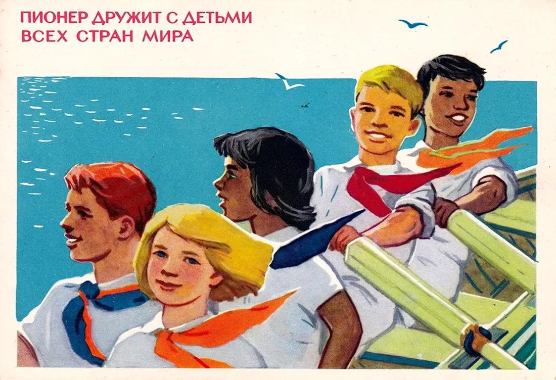 Почему красный галстук до сих пор греет душу?