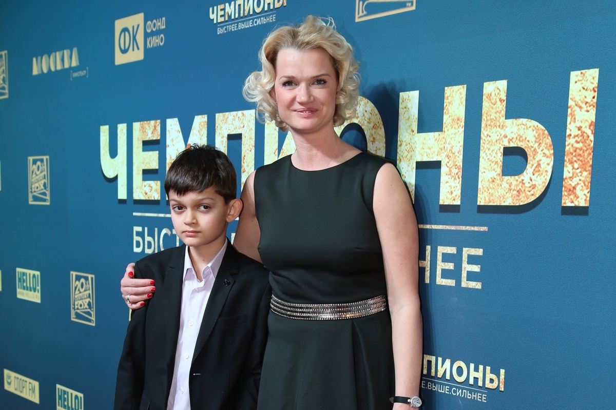 «Слишком долго жила ожиданиями»: как сложилась судьба 20-летнего сына Светланы Хоркиной, рождённого от мужа Веры Глаголевой