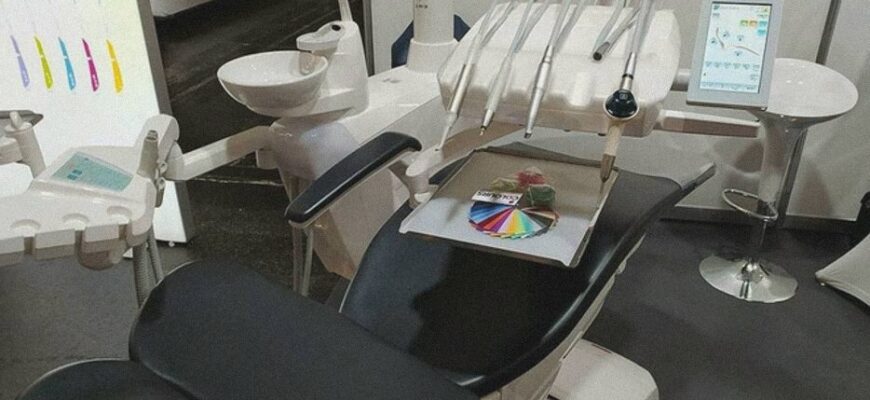 Стоматолог: мягкая пища и сладости портят зубы детям