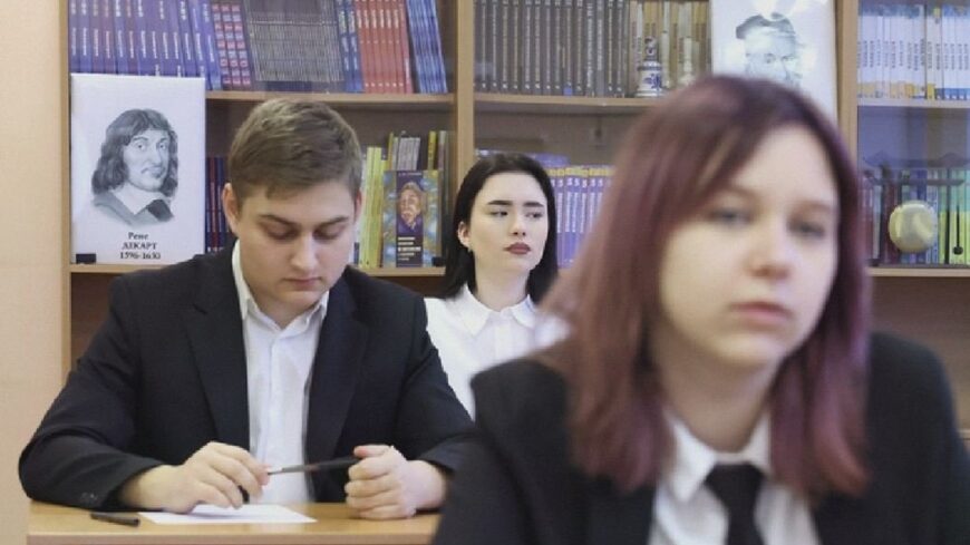 Школьники назвали главные страхи перед ЕГЭ — и как родители могут помочь им справиться