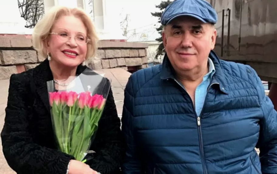 С немецким физиком Петером Игенбергсом актриса нашла долгожданное семейное счастье.