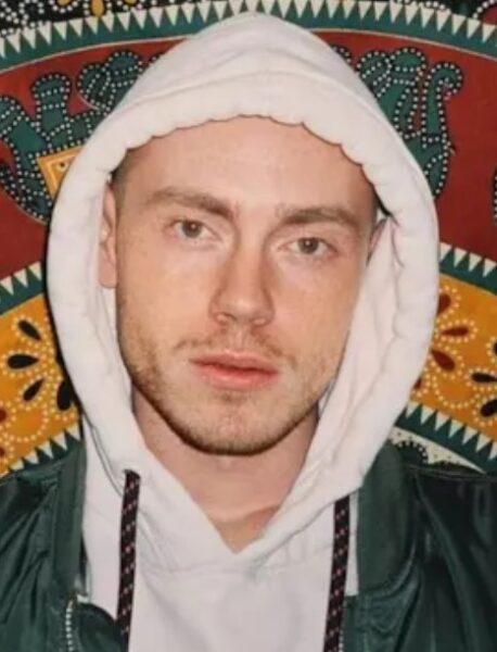 Отец в каждом жесте: как сыновья Андрея Панина — 24-летний Александр и 18-летний Пётр — живут сегодня