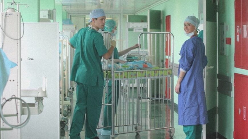 Сканирование глаза поможет врачам раньше выявить риски задержек у недоношенных
