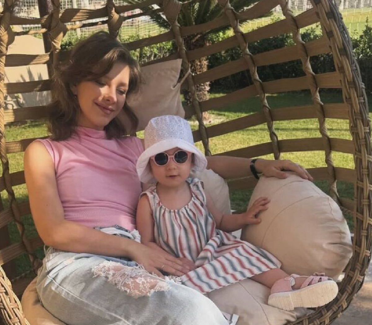 Илья Авербух и Лиза Арзамасова: первый отпуск, где собрались все дети