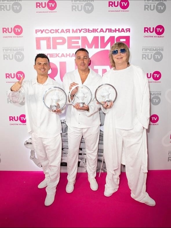 Ранний брак, ипотека и две дочки: как живет сын Кирилла Андреева из «Иванушек»
