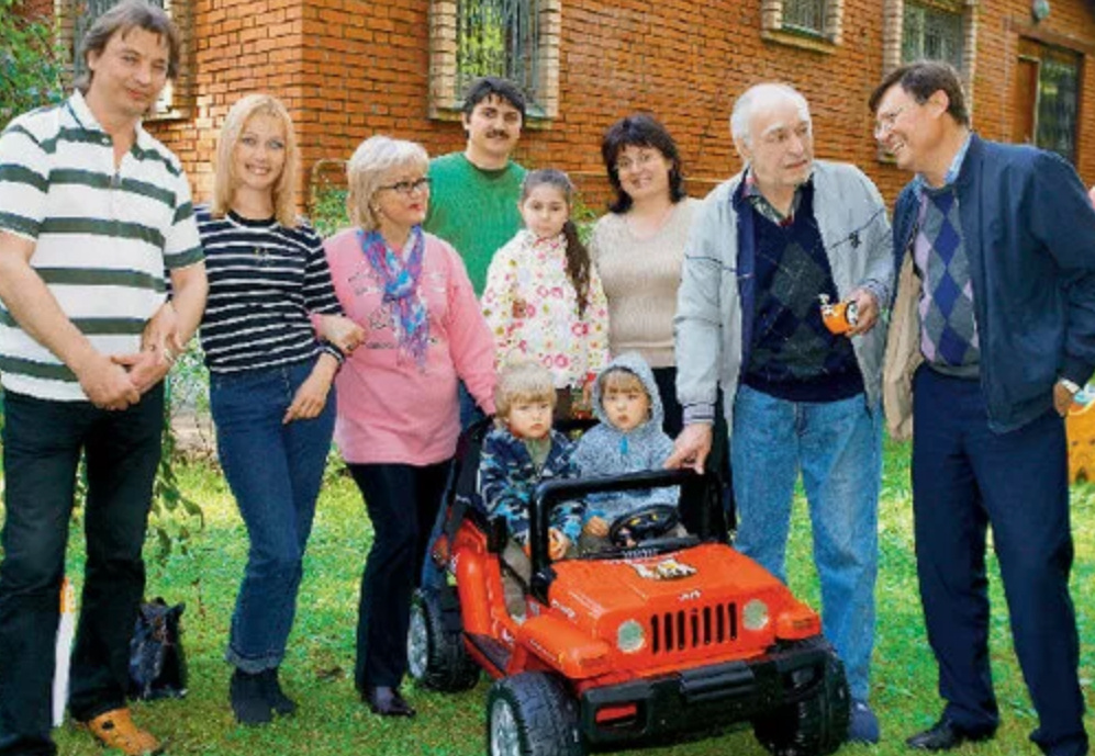 Внуки Вячеслава Тихонова 20 лет спустя: как близнецы унаследовали характер деда и нашли свой путь