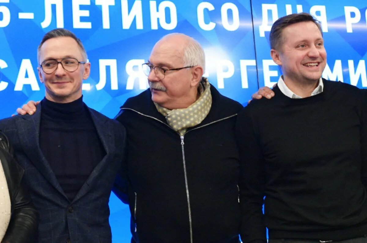 От строгого воспитания к большой семье: как сложилась жизнь Артёма Михалкова
