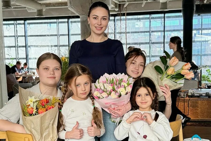 Четыре дочери и путь к семейному счастью: как живет телеведущая Ольга Ушакова