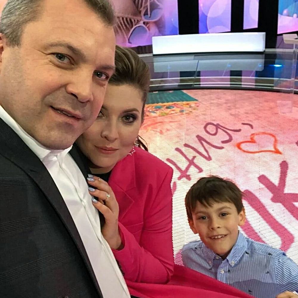Вдали от камер и соцсетей: как Ольга Скабеева и Евгений Попов воспитывают единственного сына