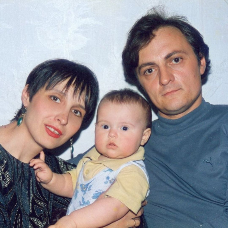 Тридцать лет брака, две дочери и победа над болезнью: семейный путь Светланы Рожковой