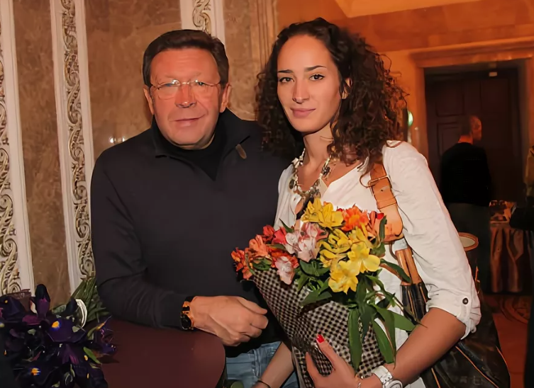 Как выглядят и чем занимаются дети звезд фильма «Самая обаятельная и привлекательная»