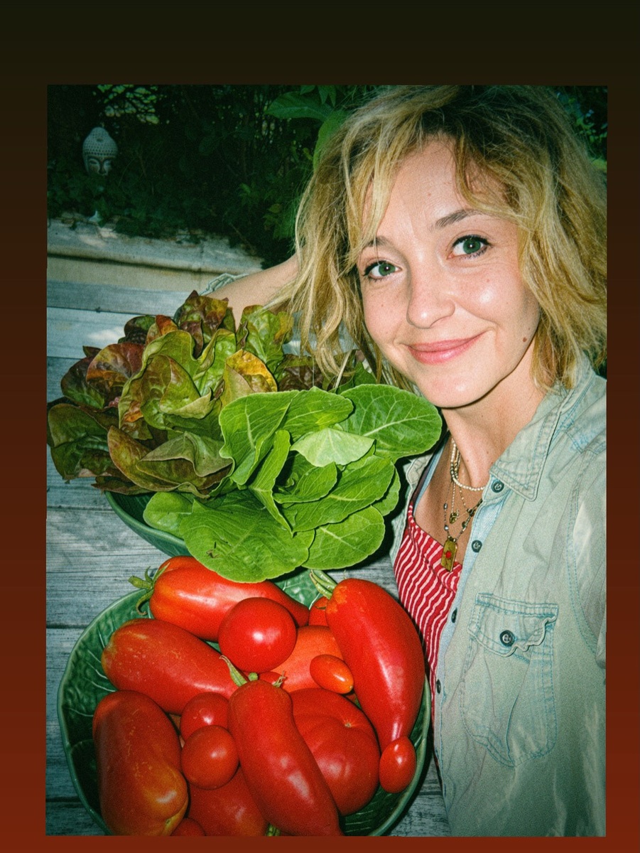 Пять лет романа с Арно и одна фотография: как Элен де Фужроль живет сейчас