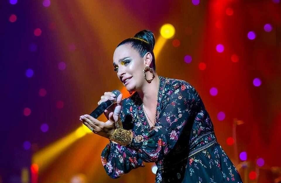 Елена Ваенга на сцене