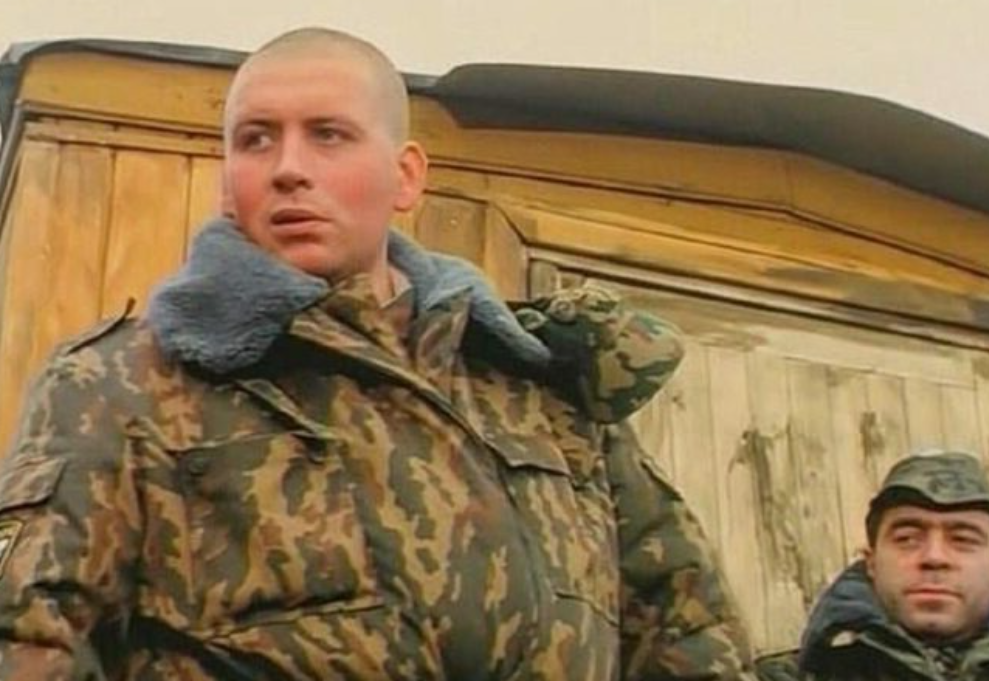 Кадр из фильма «ДМБ»