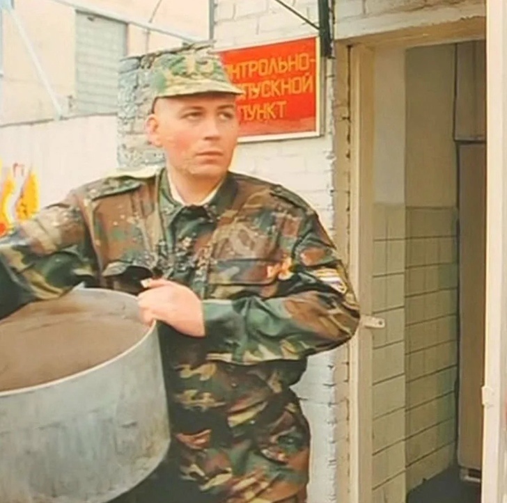Станислав Дужников в фильме «ДМБ»