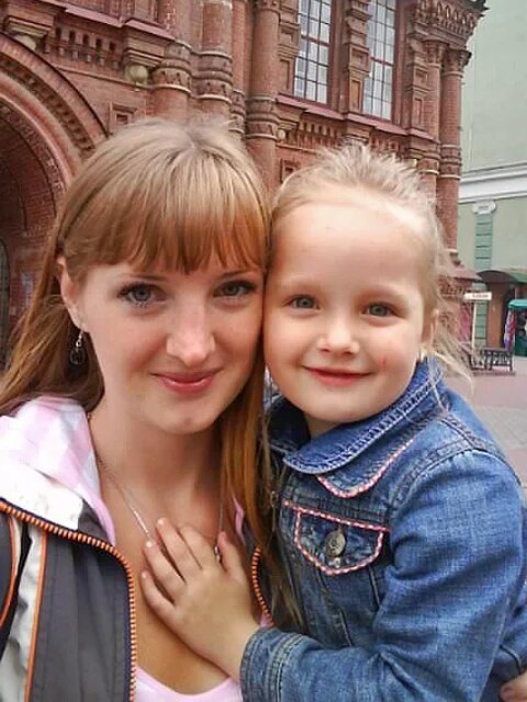 Лиза позирует, Гарри держится в тени: какими выросли 13-летние близнецы Галкина и Пугачёвой