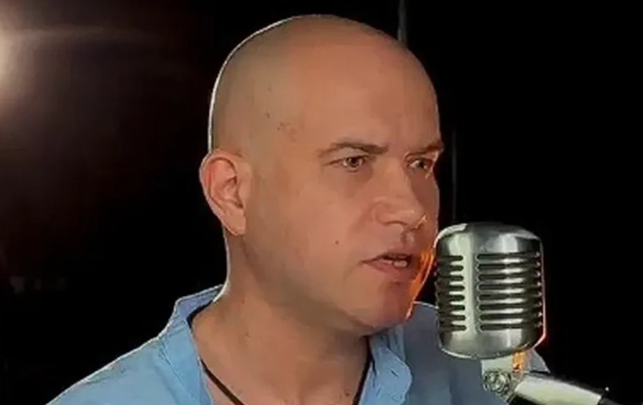 Отец и сын рядом — и не поймёшь, кто есть кто: шесть пар российских знаменитостей