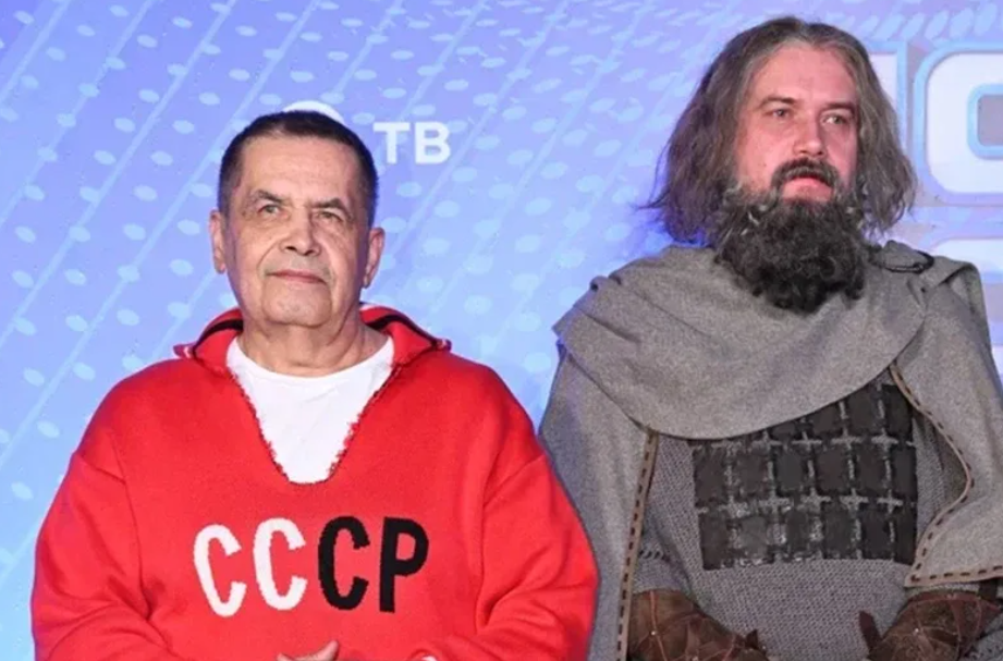 Отец и сын рядом — и не поймёшь, кто есть кто: шесть пар российских знаменитостей