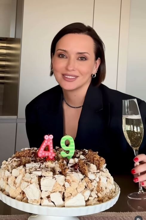 Гнеушева ждёт дочь от своего подопечного Прохорова — а сеть спорит о разнице в 21 год