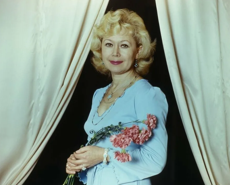 Светлана Немоляева