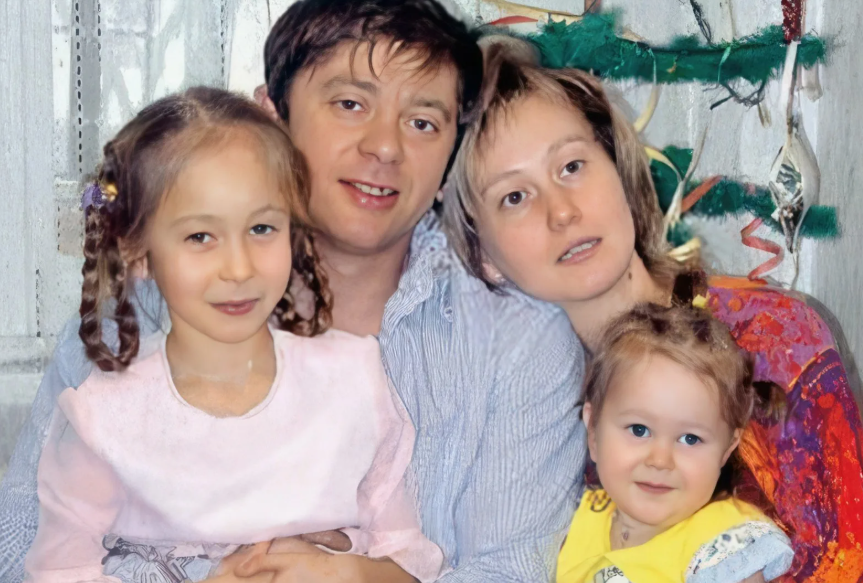 Восемь чайников чая и записка в йогурте: как участники «Уральских пельменей» знакомились с жёнами