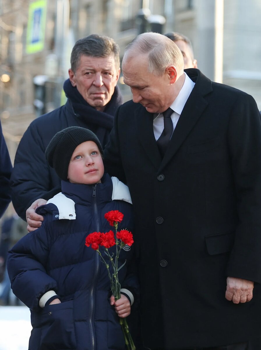 «Уроки — твоя ответственность»: правила, по которым Собчак и Виторган воспитывают Платона