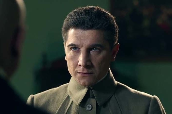 В сериале «Григорий Р.»