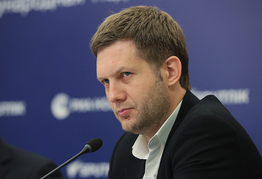 Сын Пореченкова позвонил сам в 19, Ковальчук увидела сестру по ТВ: как звезды узнавали о родне