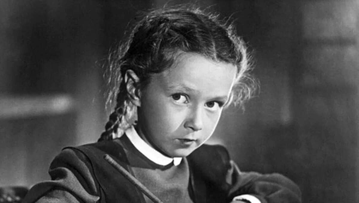Кадр из фильма «Первоклассница» (1948).