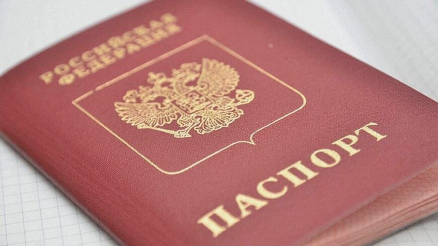 С 2027 года детям до 14 лет для поездок за границу нужен свой загранпаспорт